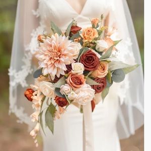 Ling’s Moment Sunset Terracotta 11” bridal bouquet